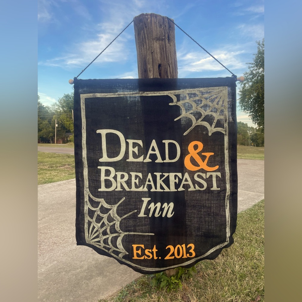 Pottery Barn Halloween Dead & Breakfast Inn Banner Flag 🎃